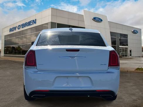 Used 2017 Chrysler 300 Limited w/ Value Package AWD/4WD image 4