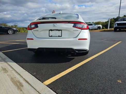 Used 2023 Honda Civic Sport image 5