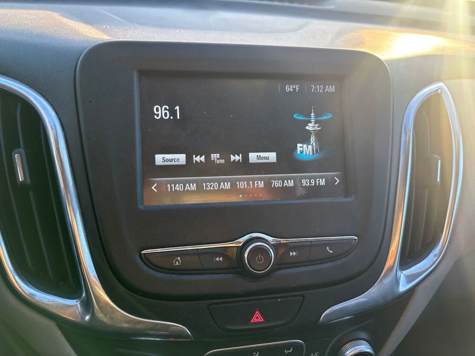 Used 2018 Chevrolet Equinox LT FWD image 23