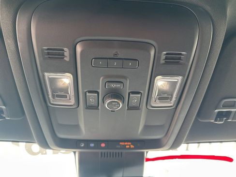 Used 2023 Chevrolet Suburban LT w/ Luxury Package AWD/4WD image 32