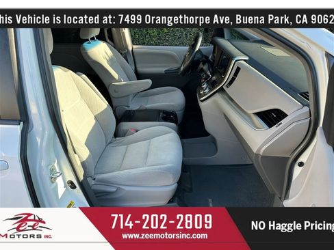 Used 2017 Toyota Sienna LE image 20