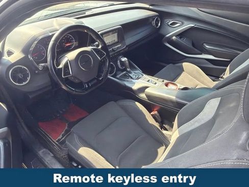 Used 2017 Chevrolet Camaro LT RWD image 4