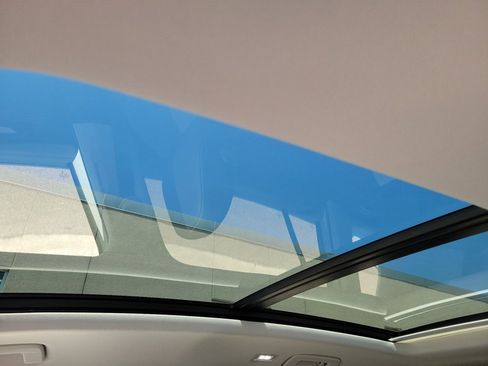 New 2026 Volkswagen Tiguan SE FWD image 21