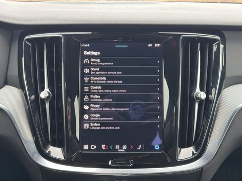 Used 2024 Volvo S60 B5 Plus w/ Climate Package image 27