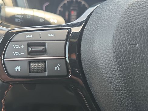 Used 2023 Honda Pilot TrailSport image 21