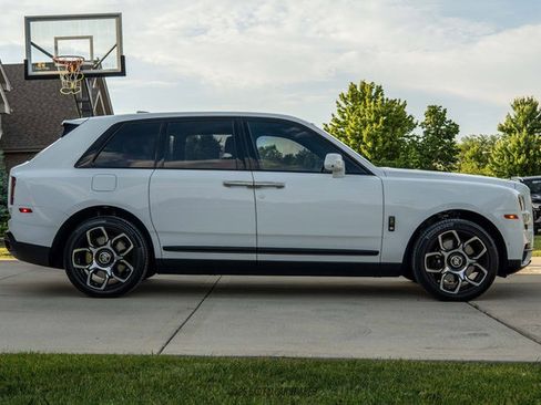 Used 2023 Rolls-Royce Cullinan Black Badge AWD/4WD image 9