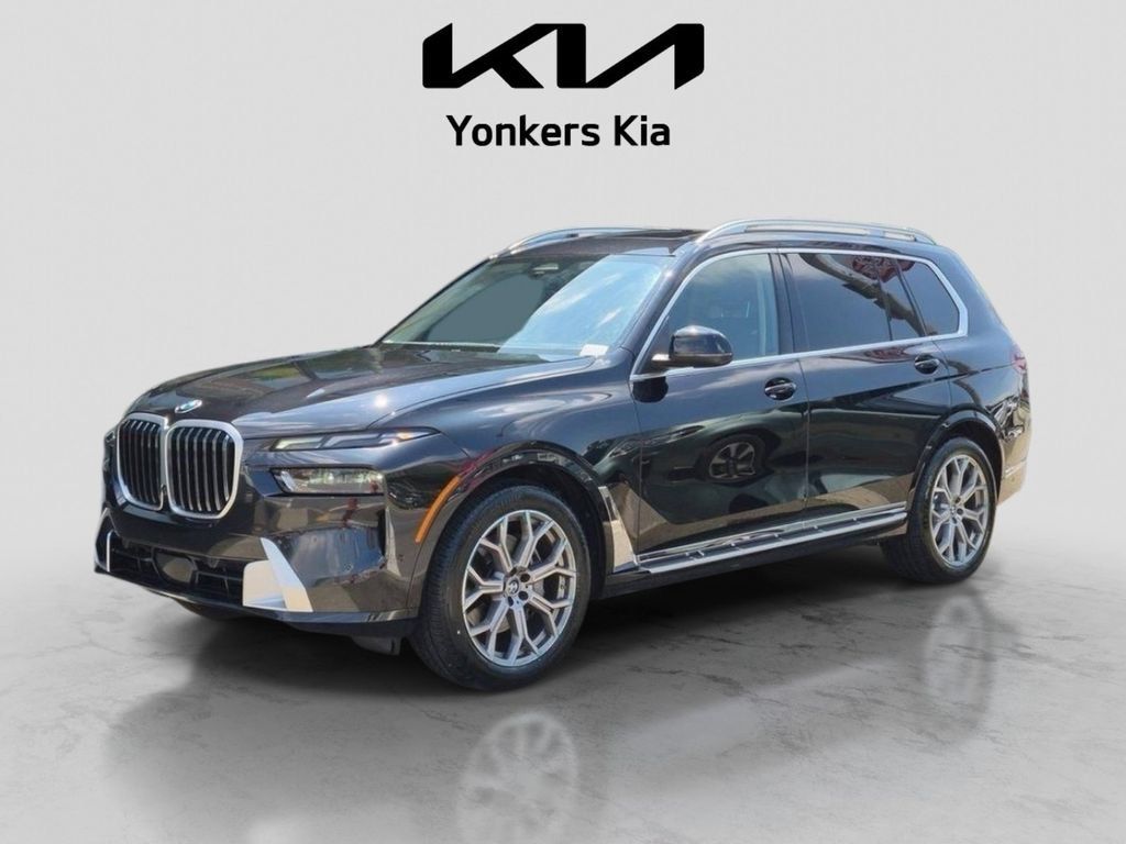 Used 2025 BMW X7 xDrive40i AWD/4WD image 2