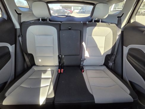 Used 2024 GMC Terrain SLE image 30