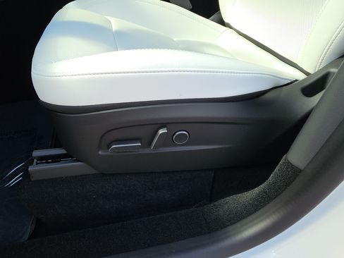 Used 2026 Tesla Model Y 2WD image 20