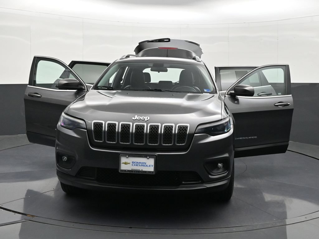 Used 2019 Jeep Cherokee Latitude Plus AWD/4WD image 36