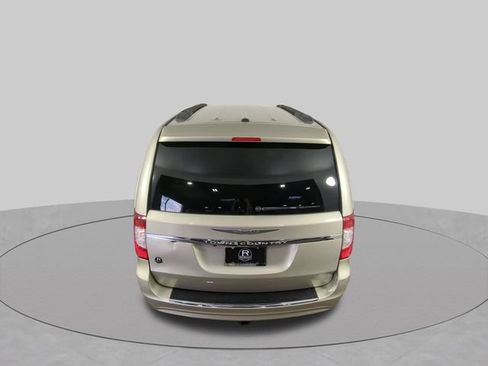 Used 2013 Chrysler Town & Country Touring FWD image 35