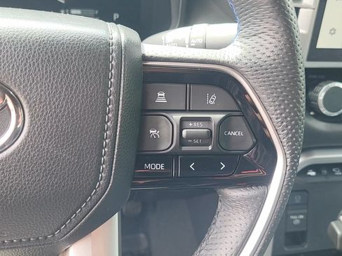 Used 2025 Toyota Tundra Platinum AWD/4WD image 16