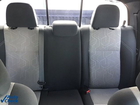 Used 2022 Toyota Tacoma TRD Off-Road image 15