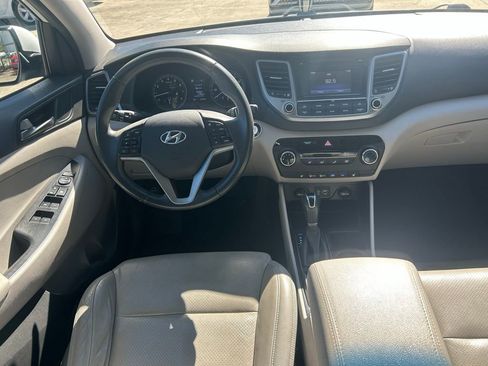 Used 2017 Hyundai Tucson Sport image 9