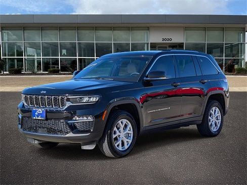 Used 2023 Jeep Grand Cherokee Limited image 3