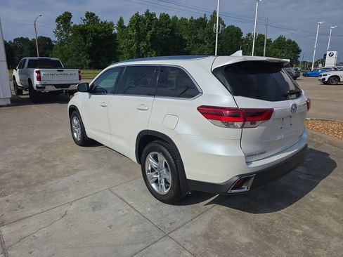 Used 2019 Toyota Highlander Limited AWD/4WD image 3