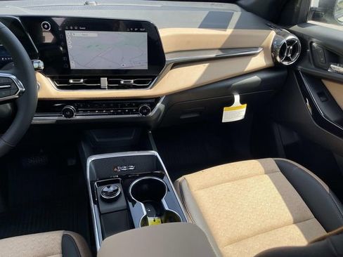 New 2026 Chevrolet Equinox ACTIV w/ Convenience Package III image 16