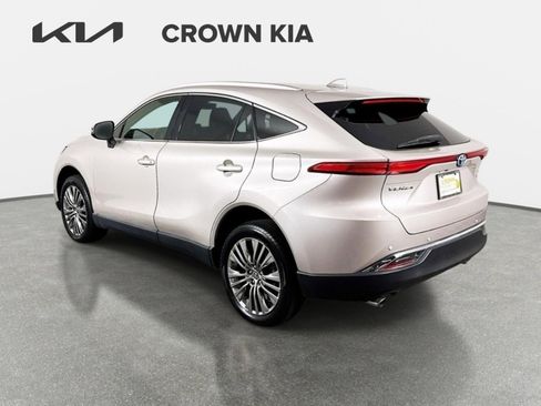 Used 2022 Toyota Venza XLE AWD/4WD image 8