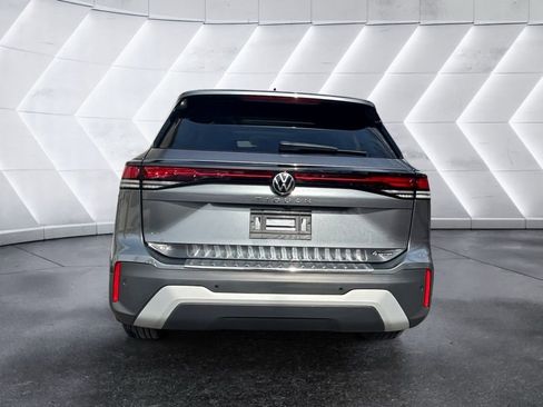 New 2025 Volkswagen Tiguan SE AWD/4WD image 3
