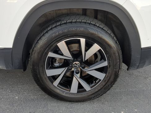 Used 2023 Volkswagen Atlas Cross Sport SE image 13