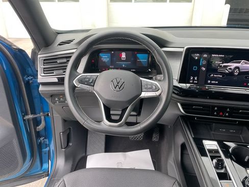 Used 2024 Volkswagen Atlas Cross Sport SE FWD image 23