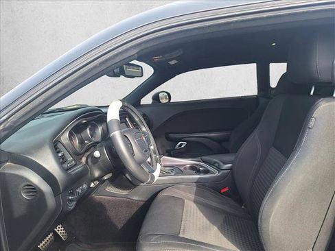 Used 2016 Dodge Challenger SXT w/ Driver Convenience Group image 10