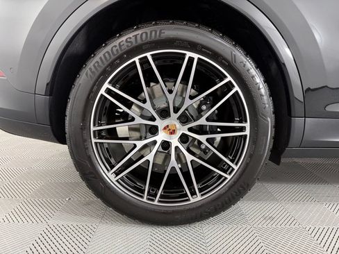Certified 2026 Porsche Cayenne Coupe AWD/4WD image 13