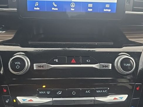 Used 2022 Ford Explorer Limited w/ Equipment Group 301A image 22