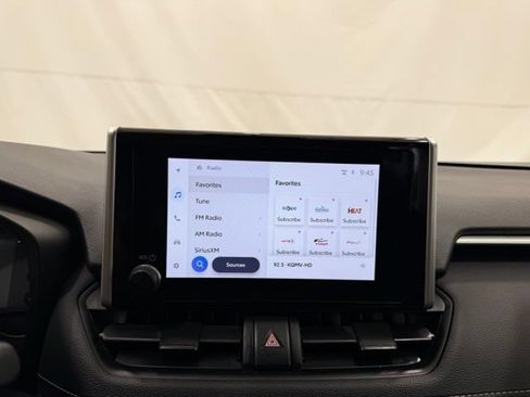 Used 2024 Toyota RAV4 XLE FWD image 32
