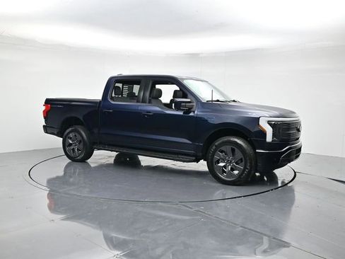 Used 2024 Ford F150 Lightning Lariat image 3