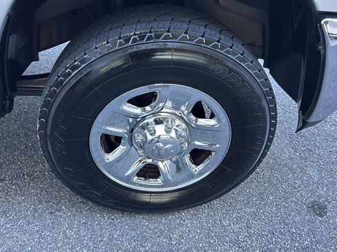 Used 2018 RAM 2500 Tradesman w/ Chrome Appearance Group image 33