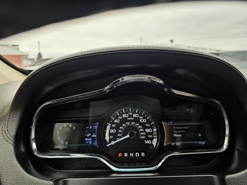 Used 2014 Lincoln MKT AWD image 16