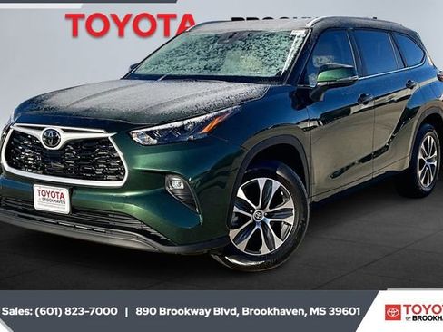 Used 2024 Toyota Highlander XLE image 10