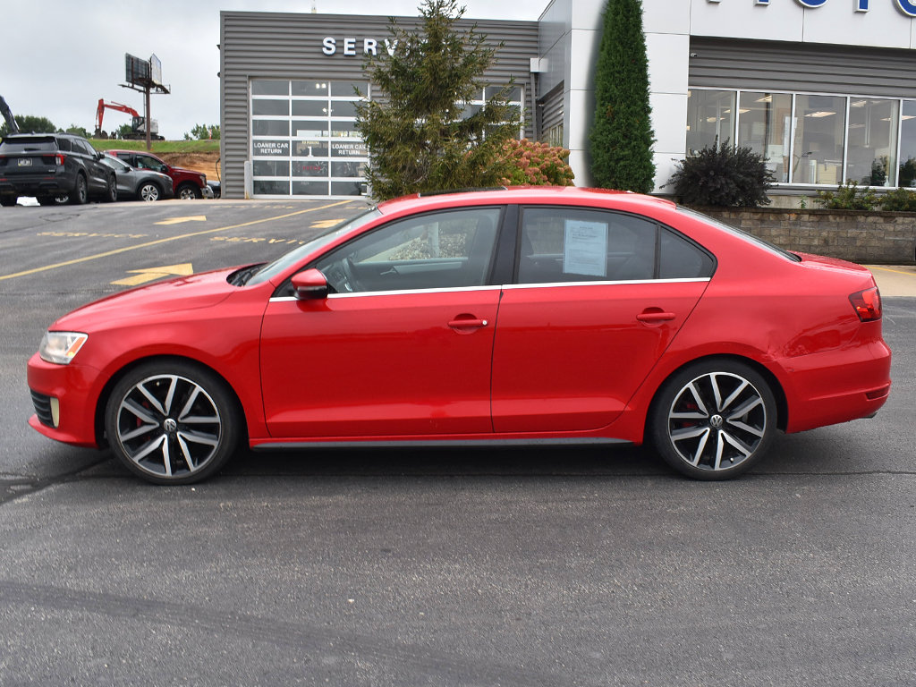 Used 2012 Volkswagen Jetta GLI FWD image 2