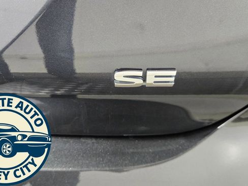 Used 2024 Mitsubishi Outlander SE image 27