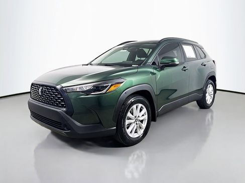 Used 2024 Toyota Corolla Cross LE image 3