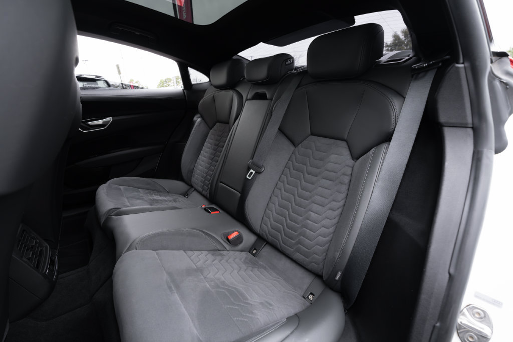 Used 2022 Audi e-tron GT Premium Plus AWD/4WD image 37