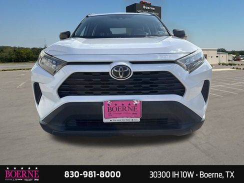 Used 2021 Toyota RAV4 LE FWD image 5