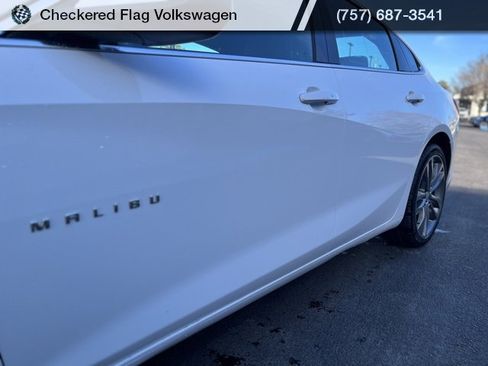 Used 2024 Chevrolet Malibu LT image 3