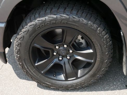 Used 2022 RAM 1500 Laramie AWD/4WD image 15
