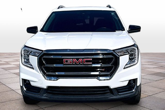 Used 2024 GMC Terrain AT4 AWD/4WD image 3