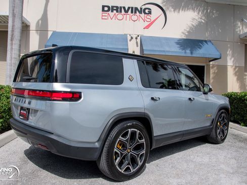 Used 2025 Rivian R1S Premium AWD/4WD image 14