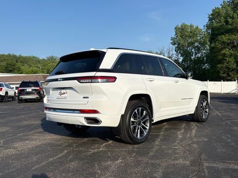 Used 2022 Jeep Grand Cherokee Overland w/ Adv Protech Group III AWD/4WD image 3
