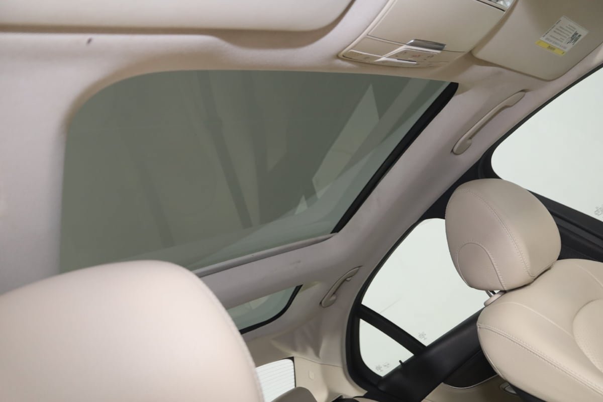 Used 2015 Mercedes-Benz C 300 4MATIC Sedan image 11