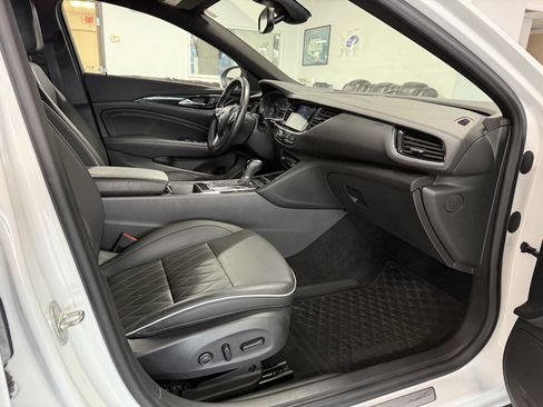 Used 2019 Buick Regal Avenir w/ Driver Confidence Package II image 30