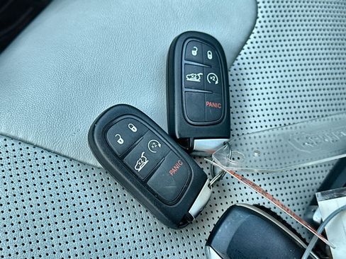 Used 2021 Jeep Cherokee Latitude Lux w/ Sun & Sound Group image 26