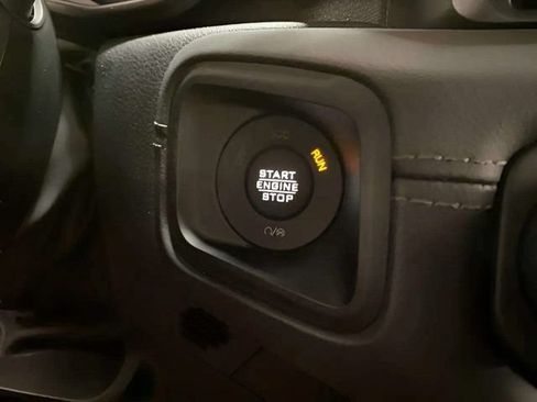 Used 2025 Jeep Wrangler Unlimited Sahara w/ Safety Group AWD/4WD image 39