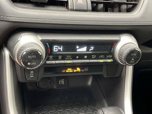 Used 2024 Toyota RAV4 LE AWD/4WD image 17