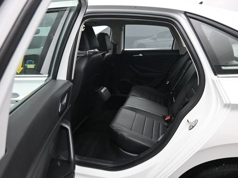 Used 2024 Volkswagen Jetta SE FWD image 33