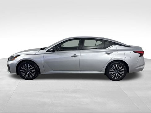 Certified 2024 Nissan Altima 2.5 SV image 27